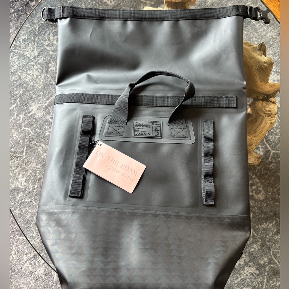 Jason Momoa On The Roam Black Men's Dirt Bag - Picture 2 of 15